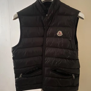 Moncler väst  - Bra skick Storlek 3, M