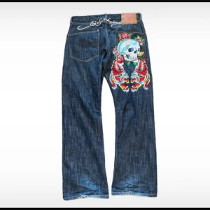 ed hardy  - low waist ed hardy jeans with print on the back
