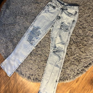 Jeans queen of hearts - Strl M, använd 2 ggr 