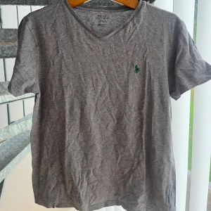 Polo Ralph Lauren T-shirt  - Polo Ralph Lauren T-shirt  Storlek M/M Skick 6/10
