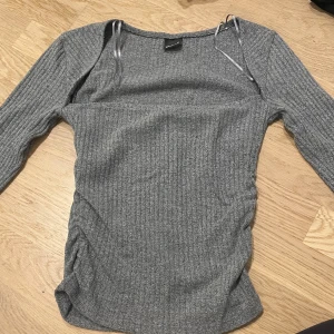 Fina tröjor  - Jätte fina skön tröjor som passar till både vardag och fest   1 tröja kostar 100 