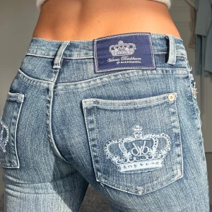 Victoria Beckham jeans - Midjemått: 37cm rakt över, innerbenslängd: 80cm 💕