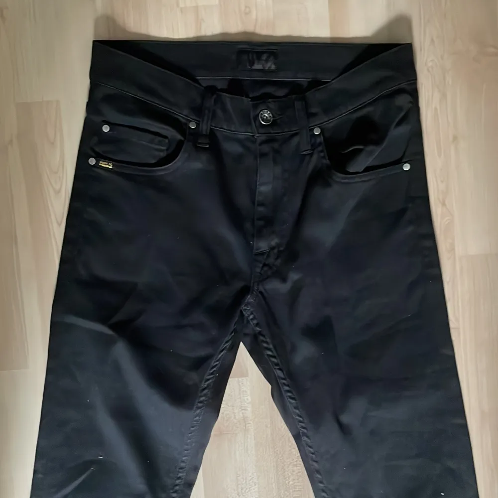 Tiger of sweden jeans | strl 30/34 | modell Sharp | pris 150 kr | fraktar via PostNord eller instabox på köparens bekostnad | skriv vid den minsta lilla funderingen! . Jeans & Byxor.