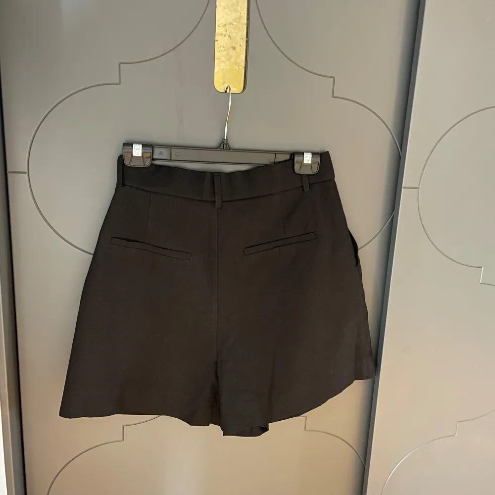 Ett par super bekväma kostymshort som passar till mycket. Använda ett fåtal gånger, därför väldigt bra skick.. Shorts.