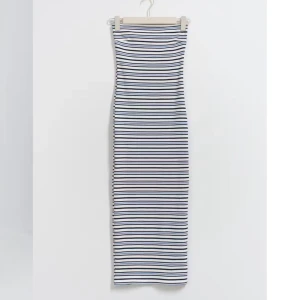 Jätte söt kläning💝 - En jätte söt klänning från gina tricot. aldrig använt, prislappen är kvar. fin o skön o bra matrial 💖