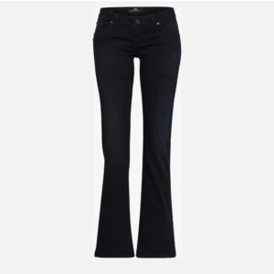Svarta ltb jeans - Svarta ltb jeans i mycket bra skick, undrar om nån skulle vilja byta till ett par i 25/30. 