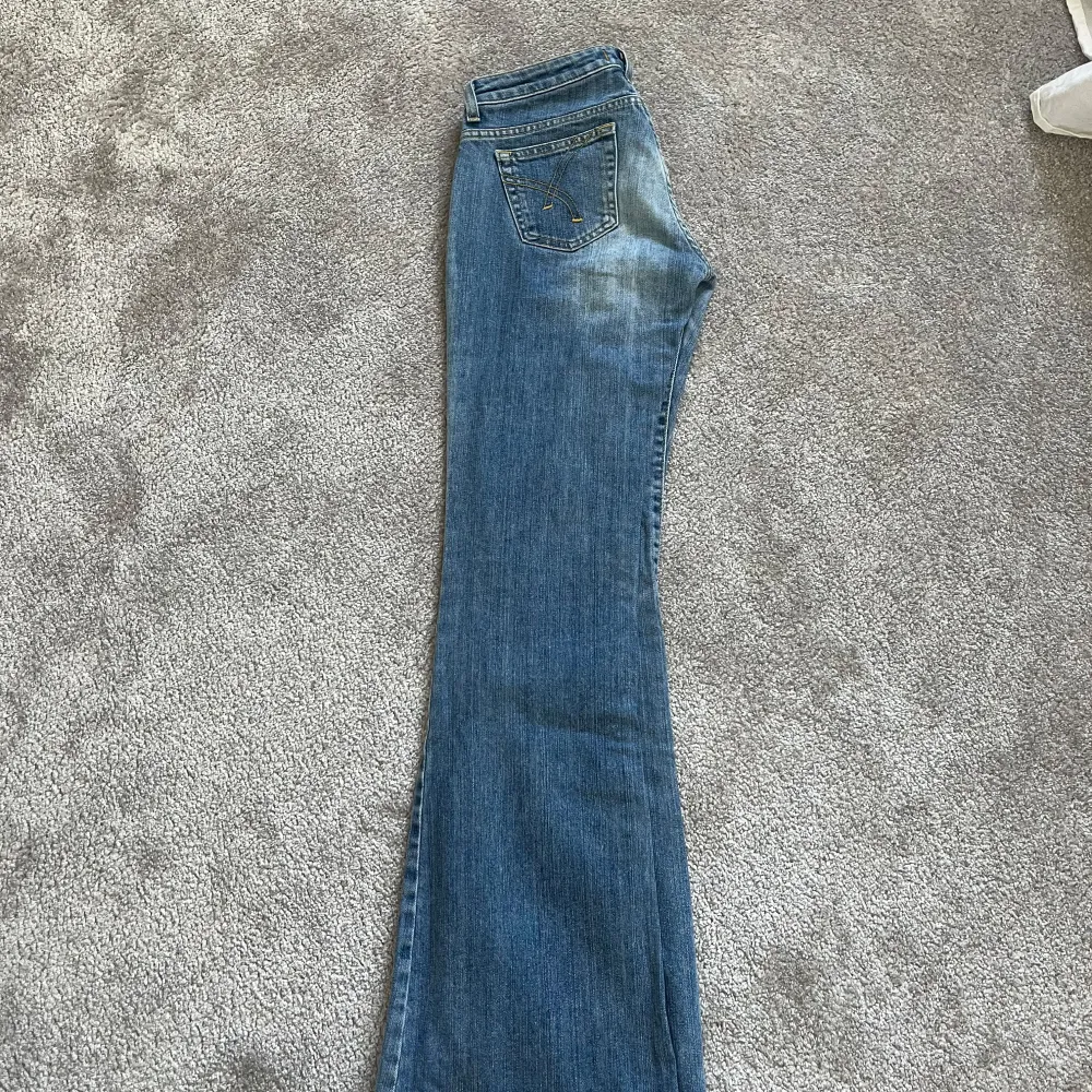 Säljer mina SKIT SNYGGA big star jeans. Dem är väldigt lågmidjade, med as cool tvätt. Älskar dessa jeans. Jeansen är alldeles för små för mig, därför har jah inga bilder på. . Jeans & Byxor.