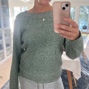 Grön stickad tröja  - Grön stickad tröja från vero moda 