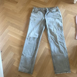 Baggy jeans - gråa baggy jeans från ginatricot. 