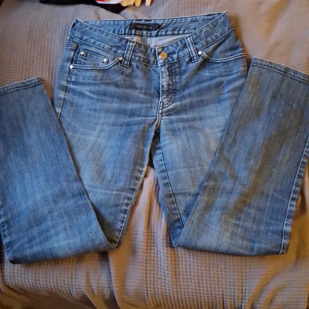 Ganska bra skick, straigth leg lågmidjade jeans. Jeans & Byxor.