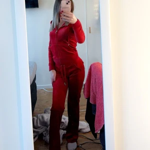 Juciy sett - Säljer mitt juicy sätt, har aldrig använt de förutom på bilden