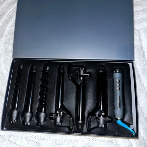 Locktång  - Locktång med 6 olika utbytbara storlekar. Jag har knappt använt den så den är i väldigt bra skick. 