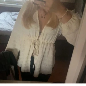 Blus  - Använd två gånger så den är som ny !💕