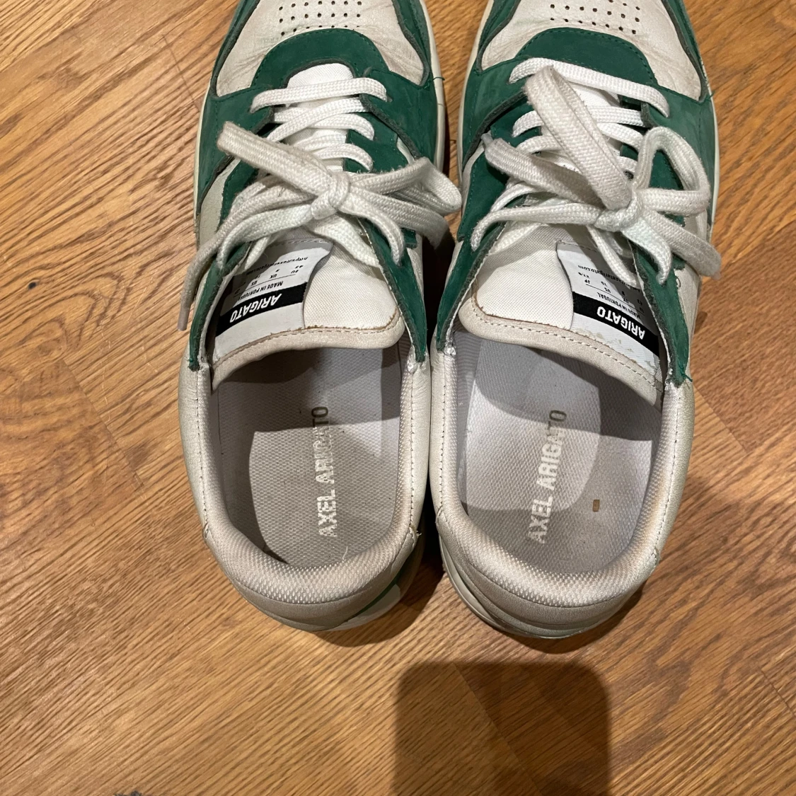 Grönvita sneakers från Axel Arigato - 91