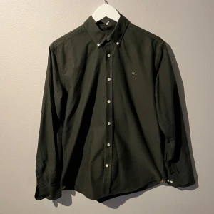 Morris Skjorta - Morris skjorta | Skick 10/10 | Nypris 2000kr, vårat pris endast 499kr | Storlek M | Svarar gärna på era frågor och funderingar!