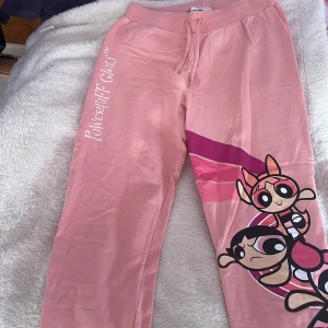 PowerPuffGirls Sweatpants  - Säljer dessa endast fåtal använda power puff girls mjukisbyxor köpta på empshop.se 