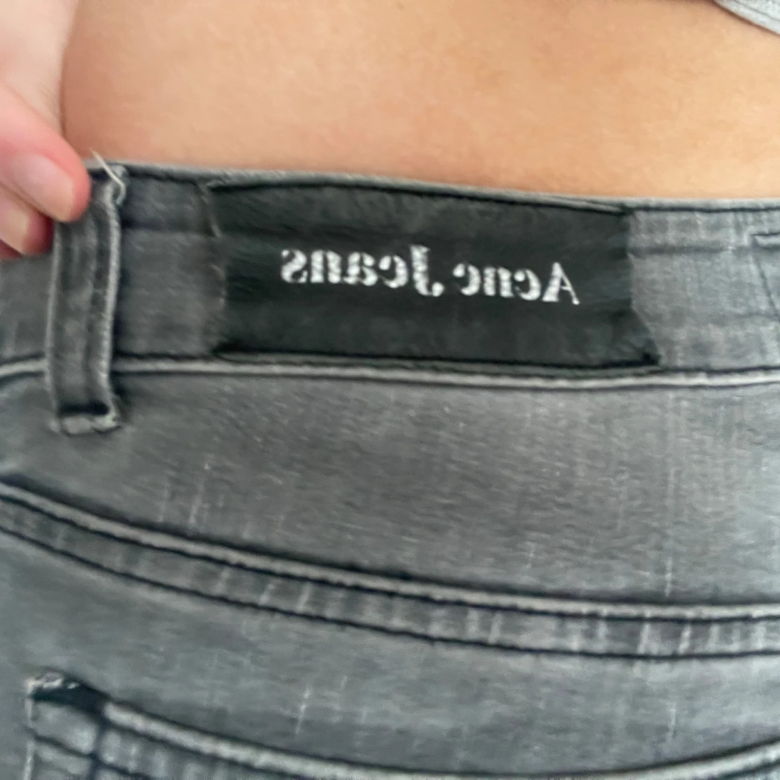 Grå jeans från Acne - 92