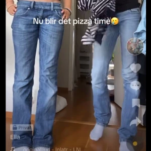Blå bootcut jeans - Säljer dessa skit snygga disel jeans ( jeansen till vänster) som sitter super fint på! Säljer pga att de it kommer till användning! Skriv för frågor!💕
