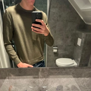 Gran sasso tröja - Snygg Gran sasso tröja i grymt skick. Köptes ny för ca 2000kr.