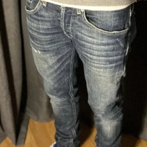 Dondup George  - Dondup George strlk 30. Kan gå ner i pris vid snabb affär. 