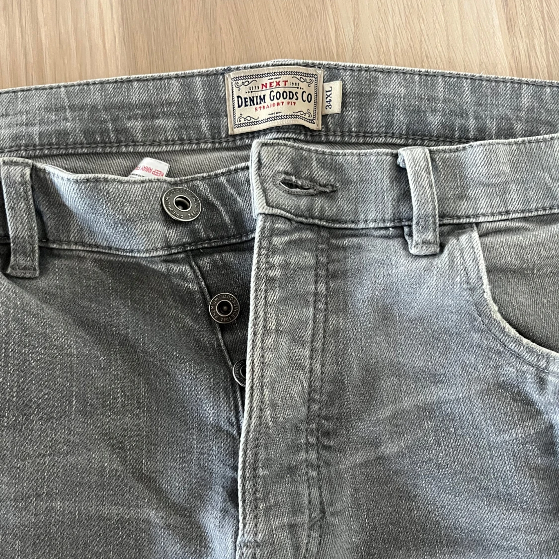 Grå jeans från Next - 92