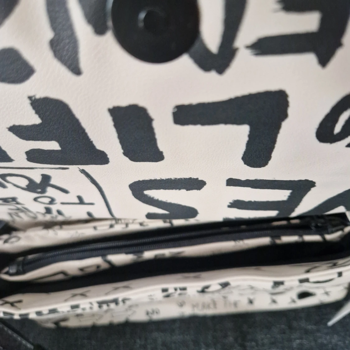 Desigual väska - 90