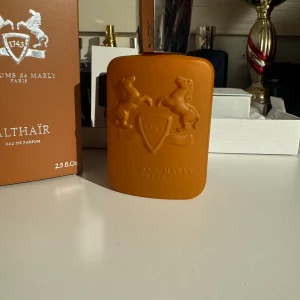 Parfums de Marly Althair  - Köpt på Parfums de Marlys hemsida.                                    75ml kvar