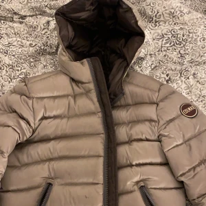 Colmar jacka - !!INTRESSEKOLL!! jättefin colmar jacka i bra skick❤️(jag är osäker på storleken)