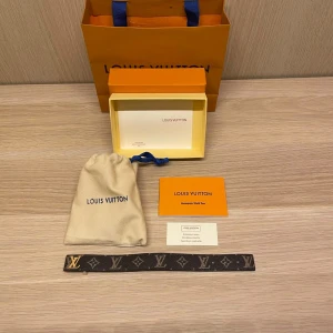 Armband - Extremt fint armband från L V. Nyskick