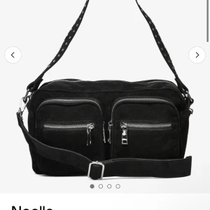 Jättefin Noella väska! - Trendig Noella väska som tyvärr inte kommer till användning längre! Ett längre axelband får man med! Priset kan diskuteras.