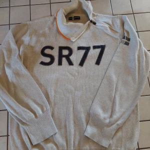 Sail Racing tröja - Stickad tröja naturfärgad i st M. Bra skick 