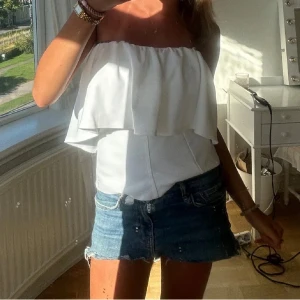 Zara topp - Oanvänd topp från zara, säljer då den inte kommer till användning, pris går att diskutera