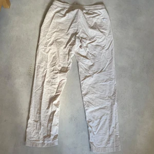 Linnebyxor Jack&Jones - Ett par linnebyxor från Jack&jones. Storlek M