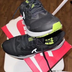 Nike skor - Mycket bra till allt Bra skick samt kvalité 