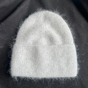 Mohair mössa  - Helt ny och oanvänd. 