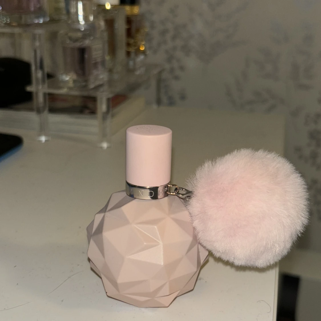 Ariana Grande Sweet like candy 