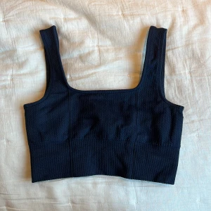 Aim’n sportbh  - Sport bh från aim’n. Använd 1 gång. Inga defekter. Använd gärna ”köp nu” knappen vid köp💓