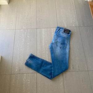 Replay Anbass Jeans  - Säljer nu dessa replay Anbass jeans, skriv för fler bilder/frågor🙌🏼
