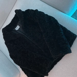 Teddy jacka - Lite oversized ”Teddy” jacka från nakd otroligt mysig o mjuk. Så gott som ny