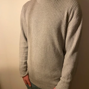 J.lindeberg sweatshirt  - J.lindeberg sweatshirt i ny skick! ny pris 1200.