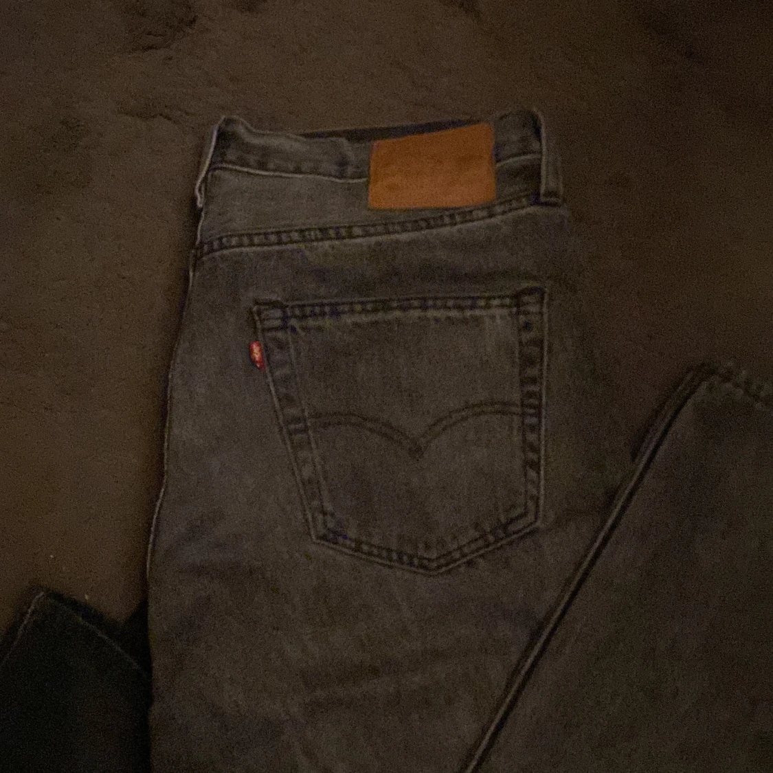 Levis jeans i svart och grått - 90