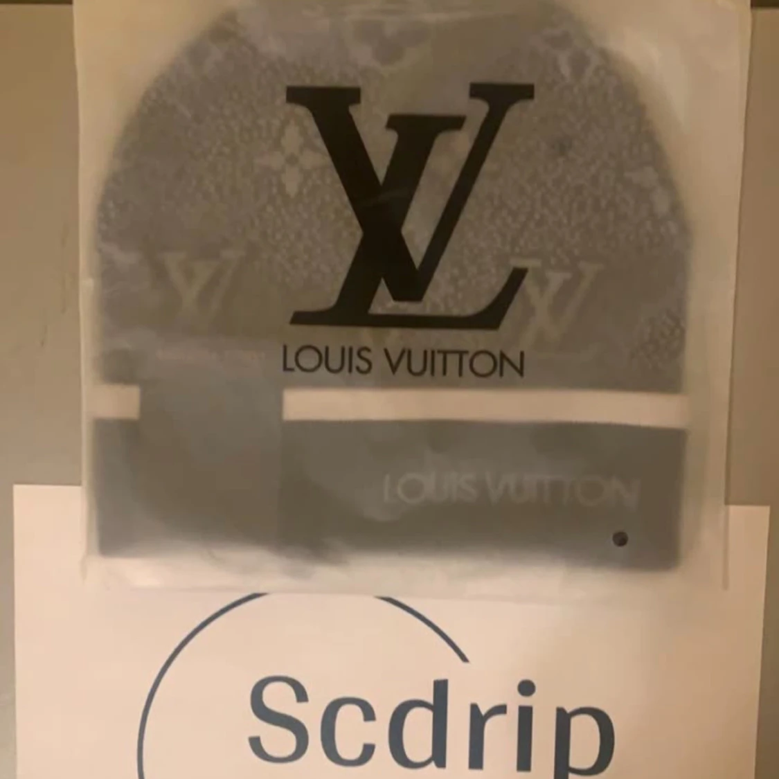 Svartvit mössa - 90