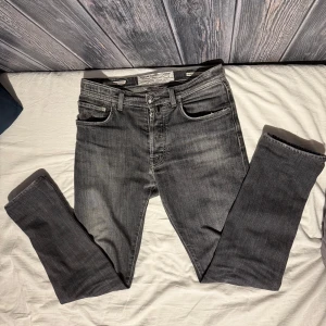 Jacob cohen jeans  - Riktigt snygga cohen jeans med snygg tvätt.  9/10 i skick och jag säljer dem för att dem var lite för stora för mig. Skriv om minsta funderingarna. Priset gör att diskutera!
