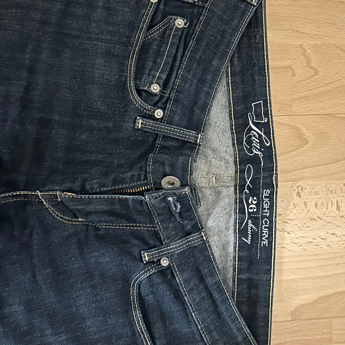 Mörkblå jeans från Levi's - 2