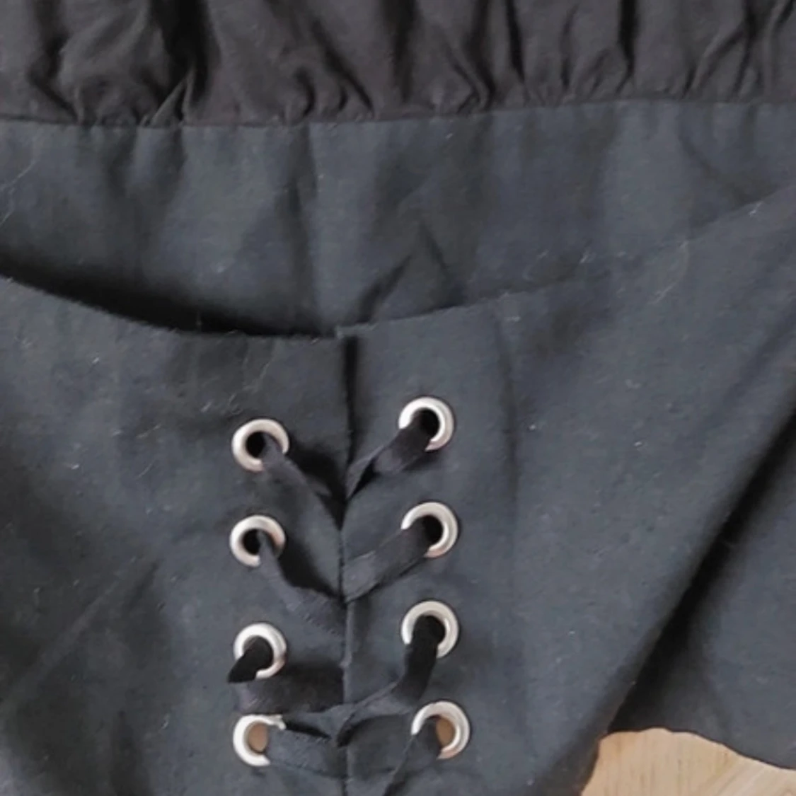 Skitsnygg topp med snörning - 1