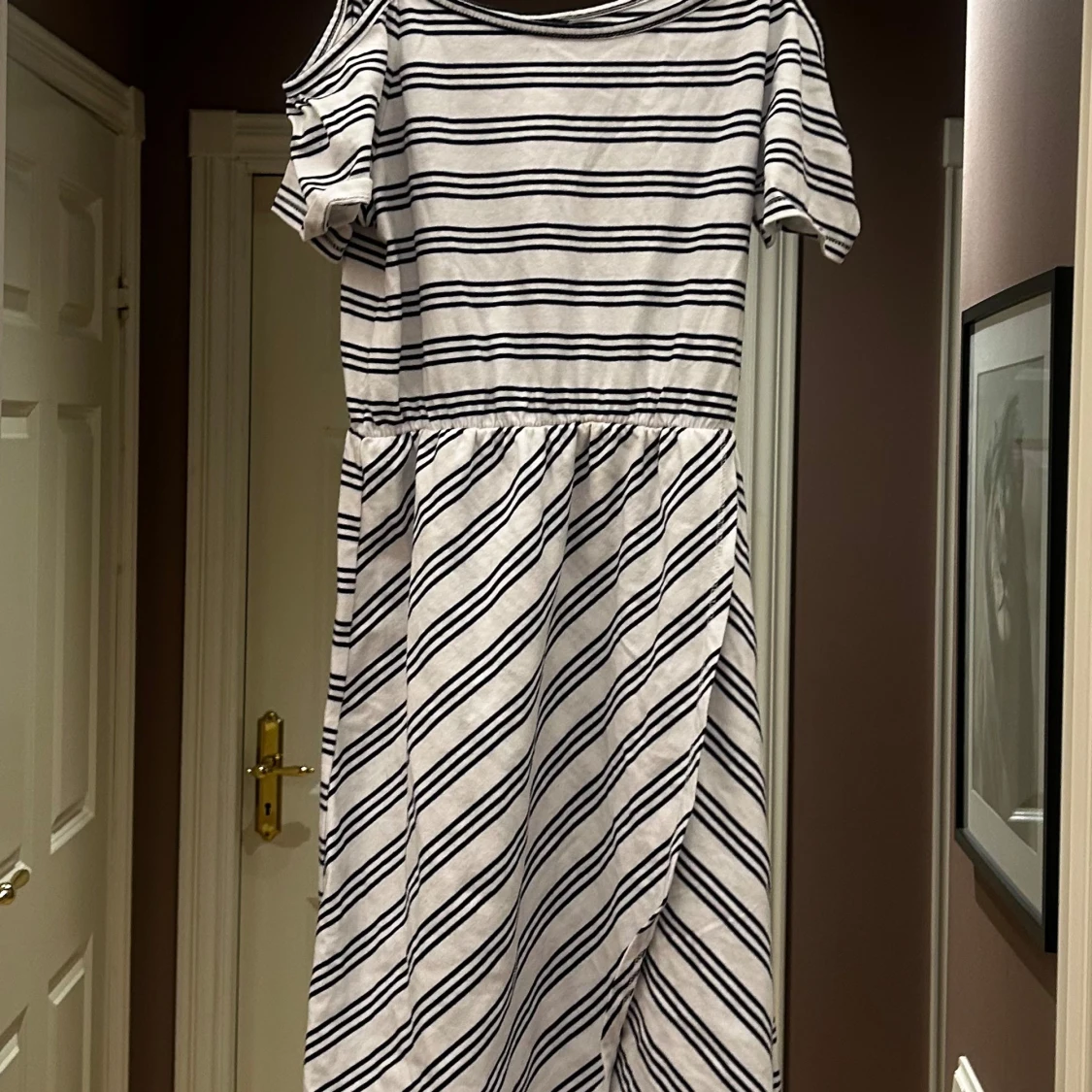 Vit/marinblå randig Tommy Hilfiger klänning