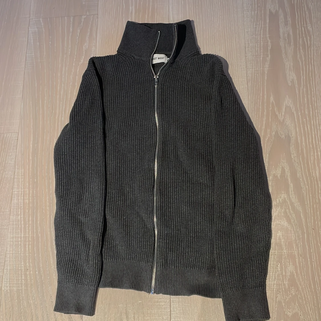 Grå stickad (Cardigan) fullzip - 3