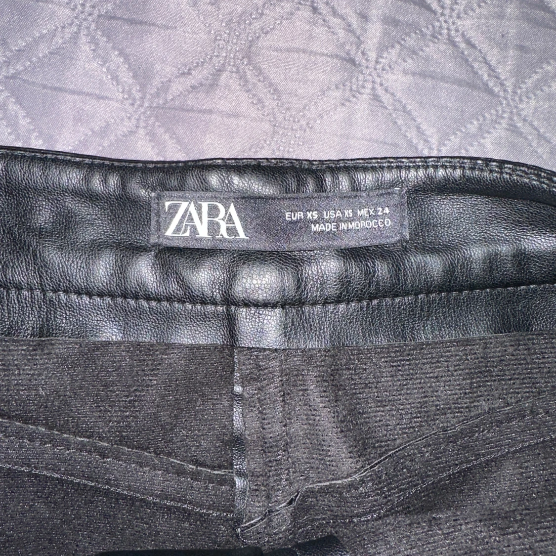 Svart skinnkjol från Zara - 3