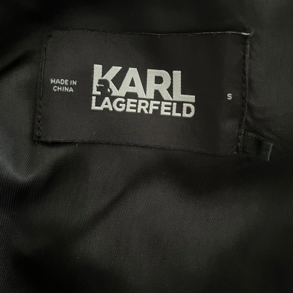Vit och svart dunjacka från Karl Lagerfeld - 3