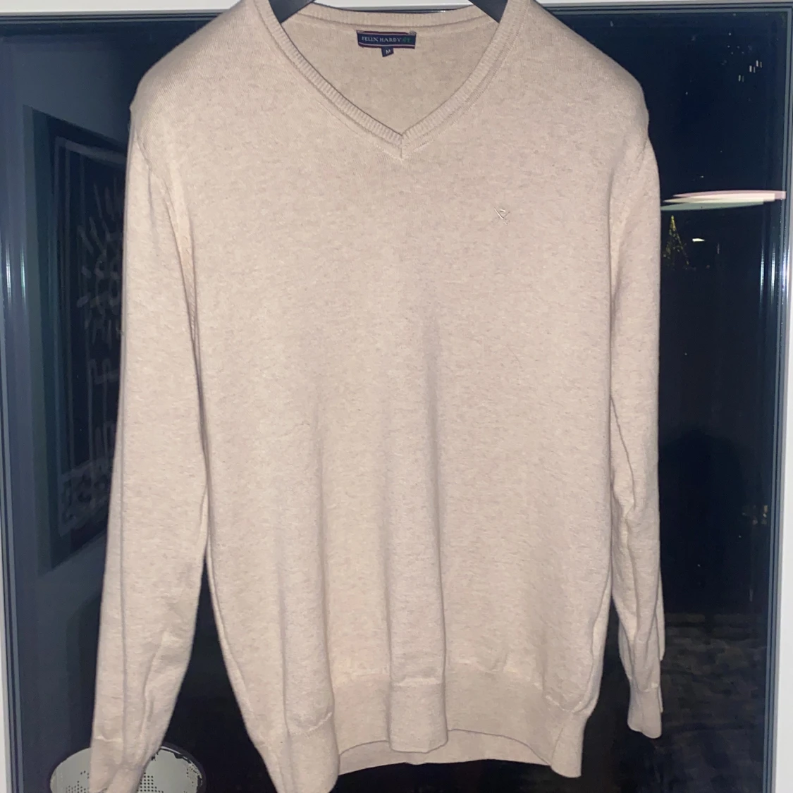 V-ringad stickad tröja från Felix Hardy